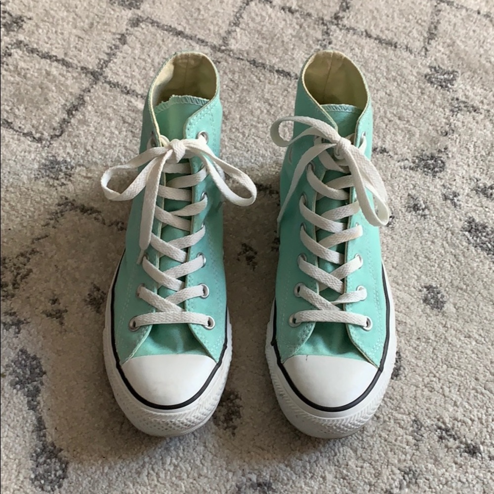 Converse all star high top sz 6 men’s/9 women’s